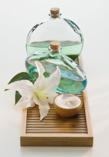 Flower and spa treatments on tray.