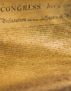 Gros plan de la  Declaration of Independance des Etats-Unis - 4 juillet 1776.