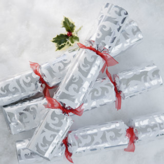 Close up of Christmas gifts in snow. Date : 2008