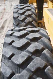 tires on heavy construction equipment. Date : 2008