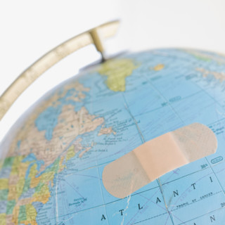Close up of bandage on globe. Date : 2008