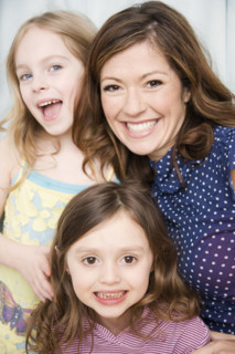 Portrait of mother and daughters. Date : 2008