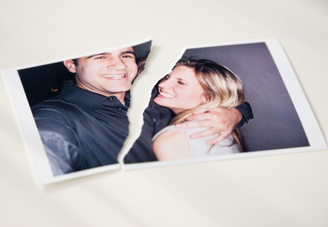 Photograph of couple ripped in half. Date : 2008