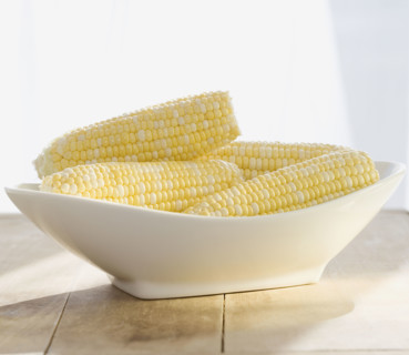 Close up of corn in bowl. Date : 2008