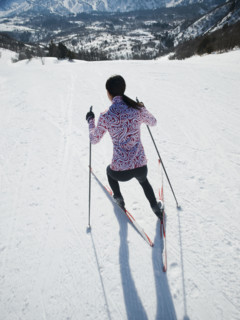 Woman cross country skiing. Date : 2008