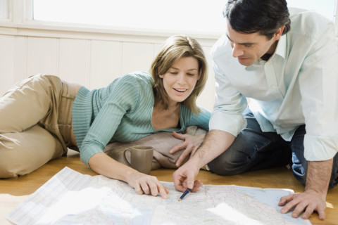 Couple looking at blueprints. Date : 2008