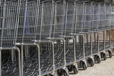 Row of shopping carts. Date : 2008