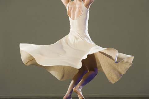 Female ballet dancer dancing. Date : 2008