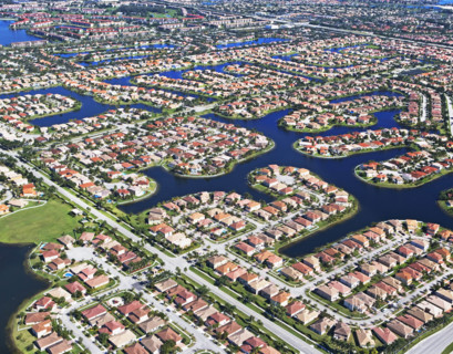 aerial view of housing community. Date : 2008