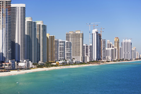 Condominiums along shore, Fort Lauderdale, Florida, United States. Date : 2008
