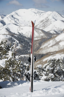 Skis stuck in snow. Date : 2008