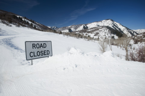 Road Closed sign in snow. Date : 2008