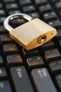 Close up of lock on computer keyboard. Date : 2008