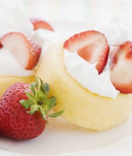 Close up of fresh strawberry shortcake. Date : 2008