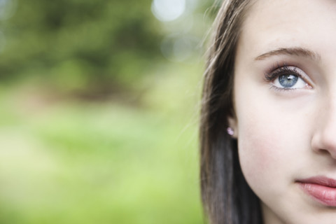 Close up portrait of girl. Date : 2008