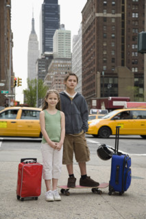 Young travelers in city. Date : 2008