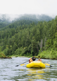 Group whitewater rafting. Date : 2008