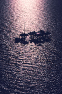 Oil rig platform in the Gulf of Mexico. Date : 2008