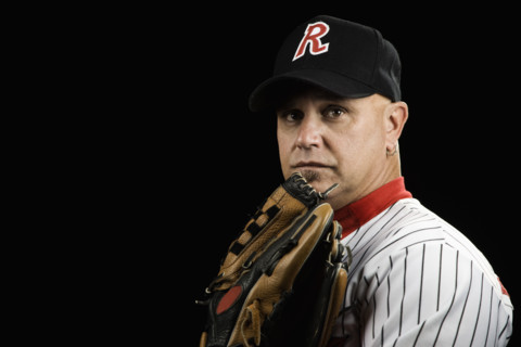 Portrait of pitcher with baseball glove. Date : 2008