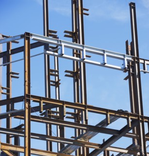 Construction site beams. Photographe : fotog