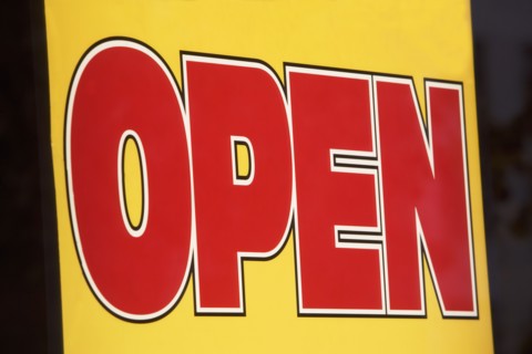 Open sign. Photographe : fotog