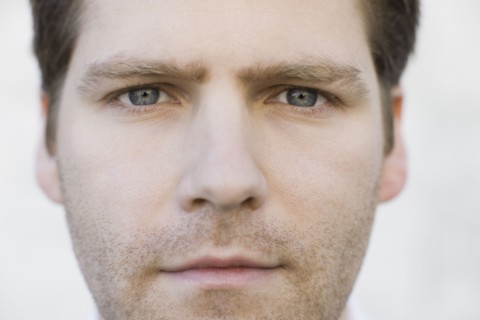 Portrait of unshaven man. Photographe : PT Images