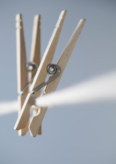 Bikini drying on clothesline. Photographe : Jamie Grill