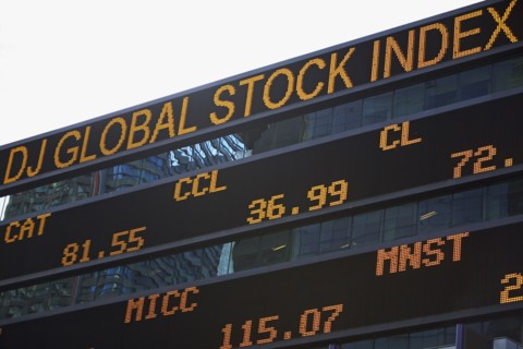 Stock ticker board. Photographe : fotog