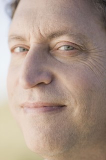 Close up of mature businessman. Photographe : PT Images