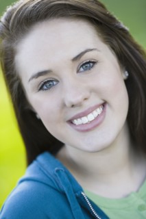 Portrait of teenage girl. Photographe : PT Images