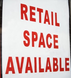 Retail space available sign. Photographe : fotog