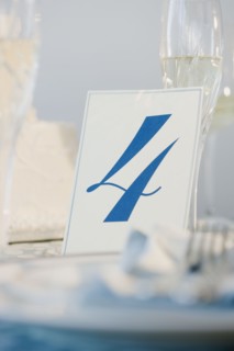 Wedding table placesetting. Photographe : Jamie Grill