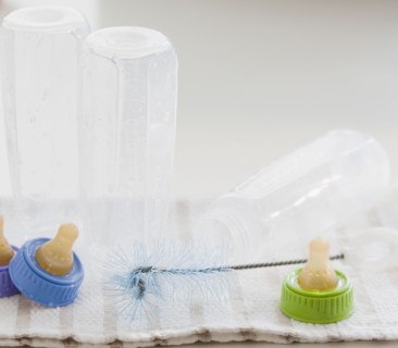 Group of baby bottles. Photographe : Jamie Grill