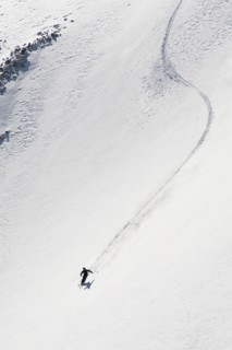 Skier skiing on snow Aspen Snowmass, Aspen, Colorado, USA . Photographe : Shawn O'Connor