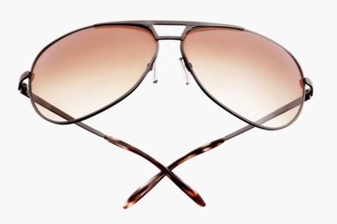 Brown sunglasses. Photographe : Joe Clark