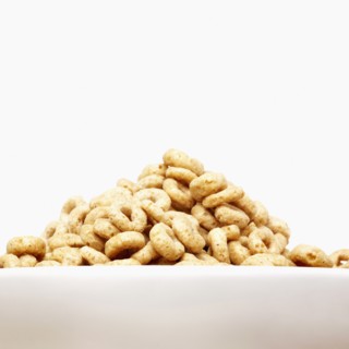 Breakfast cereals in bowl. Photographe : Joe Clark