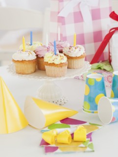 Birthday decorations and cupcakes
