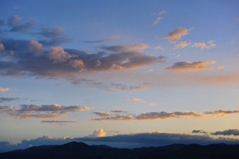 Scenic sky at dusk.