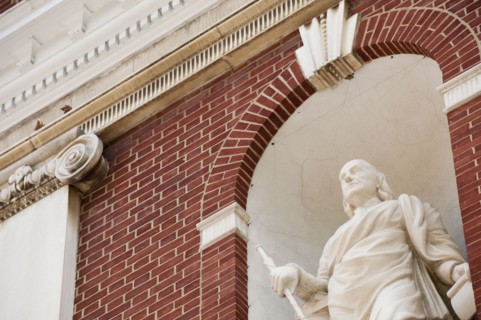 Statue of Ben Franklin.