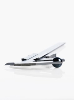 Micrometer with pearl