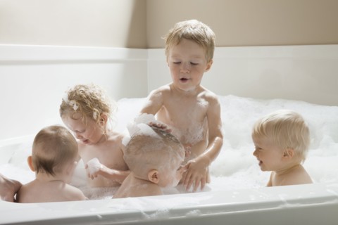 Bath time. Photographer: Mike Kemp