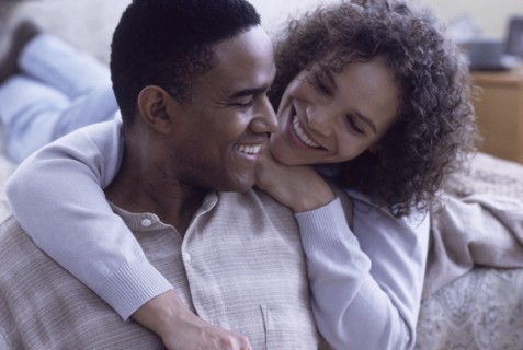 Couple embracing. Photographer: Rob Lewine