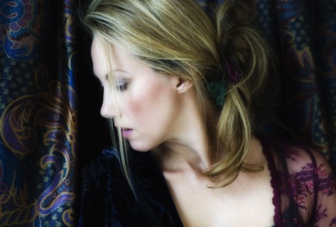 Portrait of a woman.