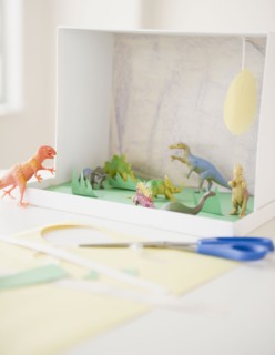 Child's dinosaur project. Photographe : Jamie Grill