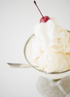 Ice cream with a cherry on top. Photographe : Jamie Grill