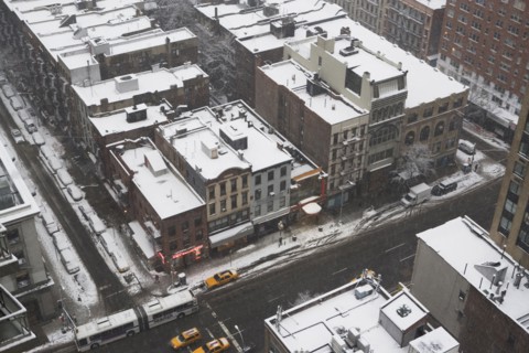 Urban rooftops in winter. Photographe : fotog