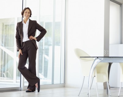 Confident businesswoman. Photographe : momentimages
