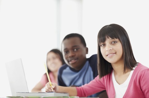 Students in classroom. Photographe : momentimages