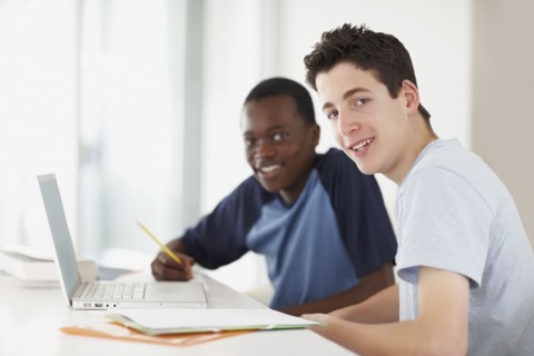 Students in classroom. Photographe : momentimages