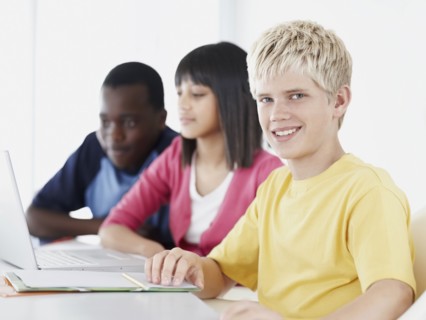 Students in classroom. Photographe : momentimages